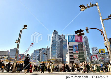 Scenery of the pedestrian mall at the east exit of JR Shinjuku Station 124425864