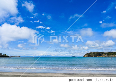 Zushi Beach 124425918
