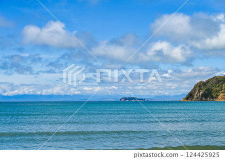 Zushi Beach 124425925