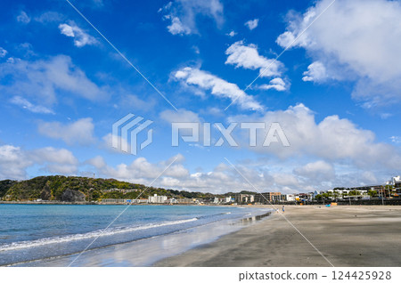 Zushi Beach 124425928