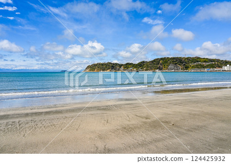 Zushi Beach 124425932