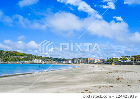 Zushi Beach 124425939