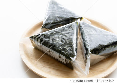 Convenience store onigiri rice balls, onigiri film 124426102