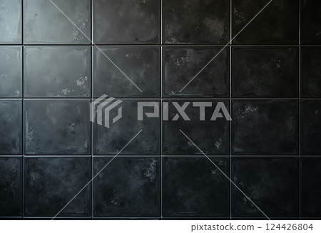 高解析度拍攝的底片般色調、自然光線和真實的肌膚顆粒，體驗矩形瓷牆的細膩紋理和深黑色。 124426804