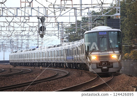 [JR西日本] 223系列1000次+225系100次特快列車（JR神戶線：鹽穀～須磨） 124426895