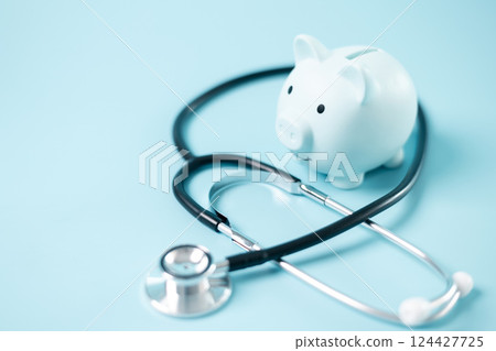 Concept of comprehensive health care includes medical professionals using stethoscopes to diagnose diseases, while health insurance ensures patients can access the necessary medicine and care. 124427725