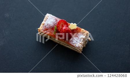 草莓千層酥的鳥瞰圖 124428068