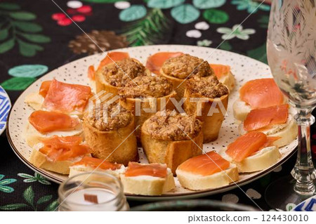 Discover delicious holiday appetizers with smoked salmon and savory bites to impress guests 124430010