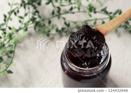 Bottled blueberry jam 124432646