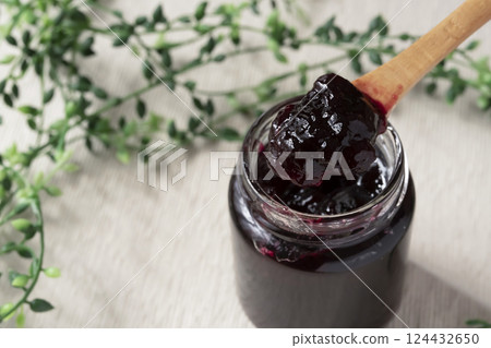 Bottled blueberry jam 124432650