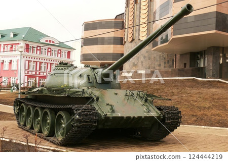 Vintage Tank Monument in City Center Vintage Tank Monument in City Center 124444219