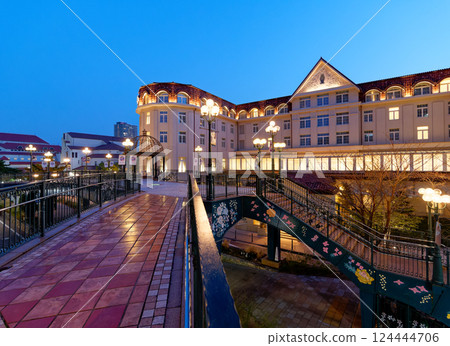 兵庫縣寶塚市黃昏的寶塚酒店 124444706