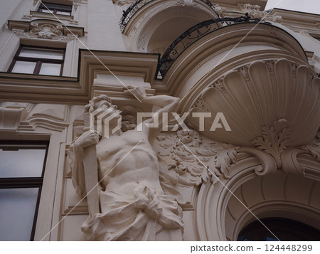 Artistic Statues in Viennas Urban Landscape Artistic Statues in Viennas Urban Landscape 124448299