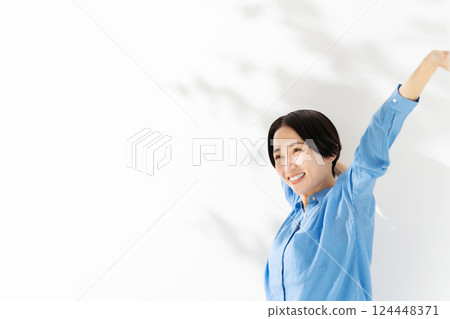 Woman Sunlight Beauty Stretch 124448371