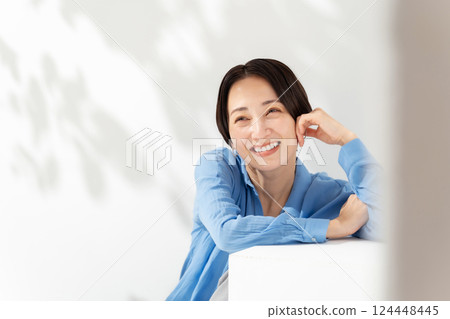 Woman Sunlight Beauty Woman Sunlight Beauty 124448445