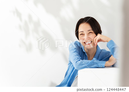 女人陽光美麗 124448447