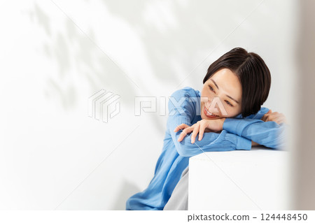 女人陽光美麗 124448450