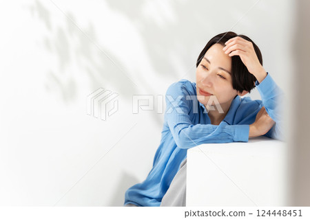 女人陽光美麗 124448451