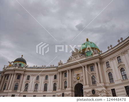 Summer trip to Vienna: exploring city beauty 124448478