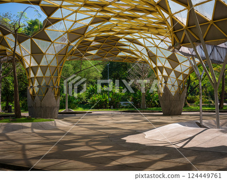 walk in Perdana Botanical Garden, Kuala Lumpur , Malaysia 124449761