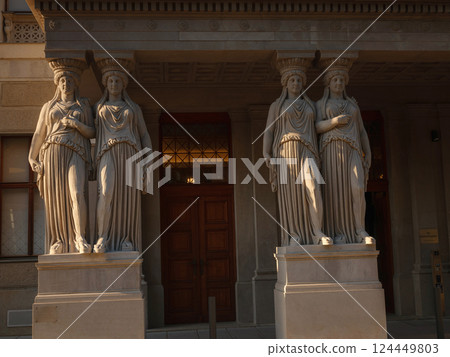 Vienna Parliament Building in summer sunlight 124449803
