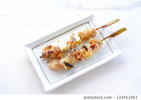 烤雞肉串鹽（蔥） 124452861