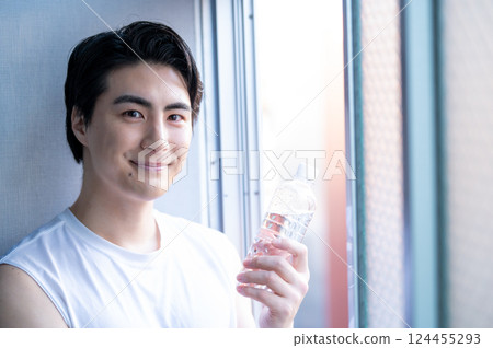 一個男人用水 一個男人用水 124455293