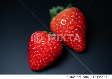 Up strawberries 124455312