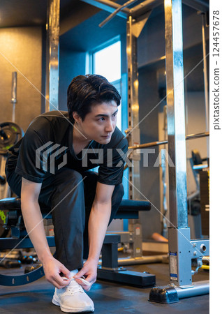 Men wearing shoes 124457678