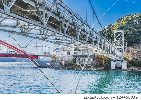 濱松市（靜岡縣）井之花湖神社附近的瀨戶大橋和新瀨戶大橋的景色 124458039