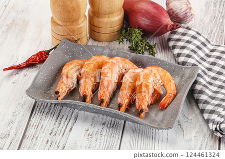 Gurmet king prawn in the bowl Gurmet king prawn in the bowl 124461324