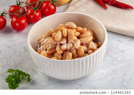 Canned white beans in the bowl Canned white beans in the bowl 124461381