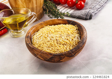 Italian raw dry pasta risoni 124461824
