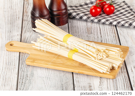 Raw dry wheat udon noodles Raw dry wheat udon noodles 124462170