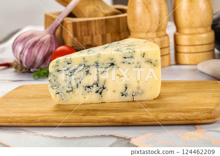 Dor blue cheese with mold Dor blue cheese with mold 124462209