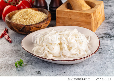 Boiled asian rice pho noodles 124462245