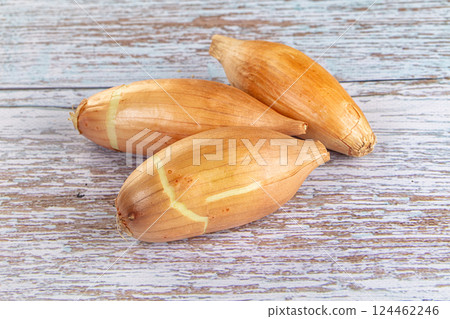 Ripe shallot onion for cooking 124462246