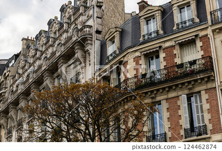 Facade of residential buildings in Paris, France 124462874