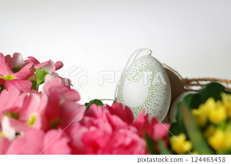 復活節彩蛋和鮮花 復活節彩蛋和鮮花 124463458