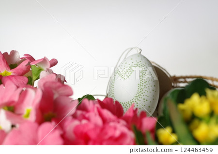復活節彩蛋和鮮花 復活節彩蛋和鮮花 124463459