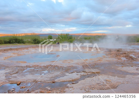 Summer trip to Iceland, the beautiful natural geyser Strokkur 124465356