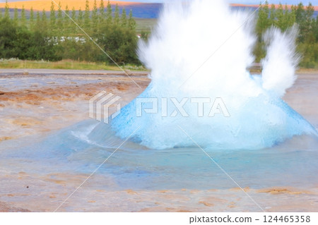 Summer trip to Iceland, the beautiful natural geyser Strokkur 124465358