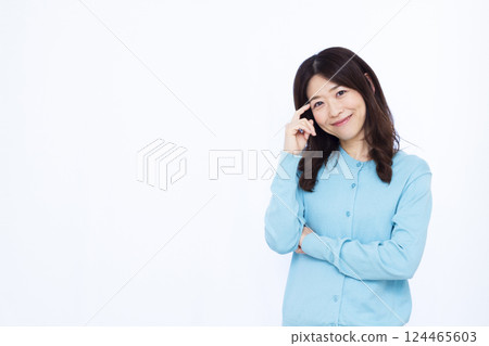 A woman who is worried about her smile 124465603