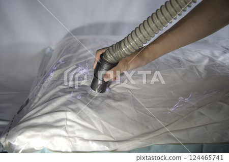 How to vacuum a futon compression bag 124465741