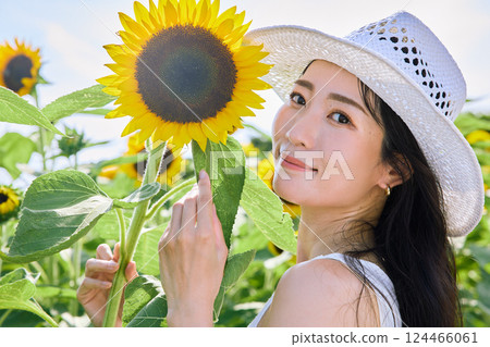 Sunflower field and women 124466061