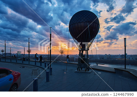 Jules Verne Monument Silhouette Against Stunning Sunset, Nizhny Novgorod 124467990