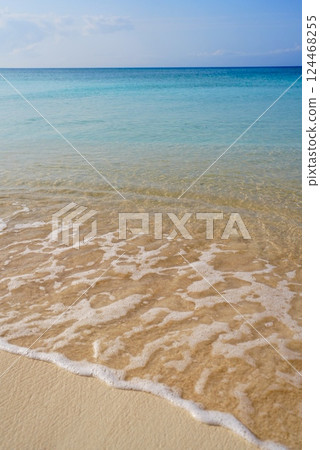 The emerald green sea and white sand beaches of Hateruma Island The emerald green sea and white sand beaches of Hateruma Island 124468255