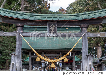 The wooden torii gate of Baba Hachimangu Shrine, also known as Namba no Hachiman-san 124468291