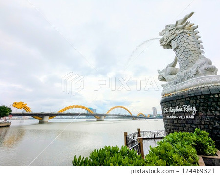 Tourist attractions "Mar Dragon" and "Dragon Bridge" in downtown Da Nang, Vietnam 124469321