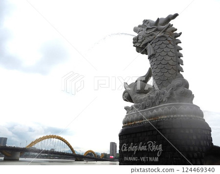 Tourist attractions "Mar Dragon" and "Dragon Bridge" in downtown Da Nang, Vietnam Tourist attractions "Mar Dragon" and "Dragon Bridge" in downtown Da Nang, Vietnam 124469340